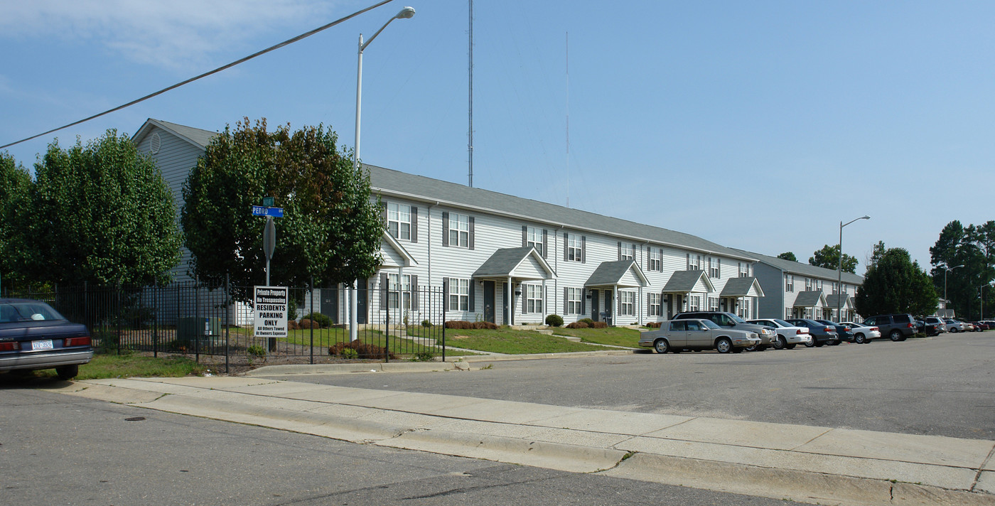 Tally Villas in Fayetteville, NC - Foto de edificio