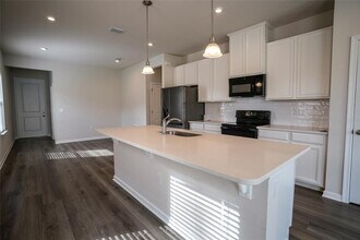 8606 Bonfire Wy in Parrish, FL - Building Photo - Building Photo