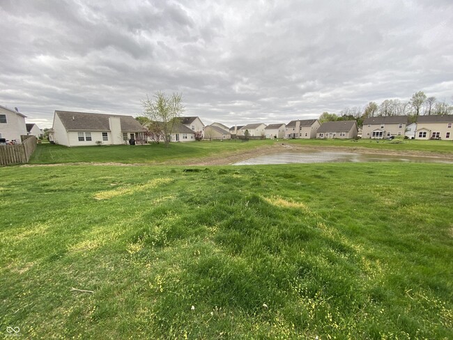 2475 Lakecrest Dr in Columbus, IN - Building Photo - Building Photo