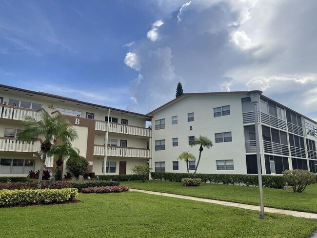 49 Mansfield B in Boca Raton, FL - Building Photo - Building Photo
