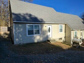 23 Old Etna Rd in Lebanon, NH - Building Photo