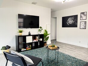 854 SW 11th Ct, Unit A in Fort Lauderdale, FL - Foto de edificio - Building Photo