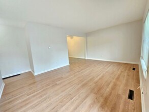 3714 SE Gladstone St in Portland, OR - Building Photo - Building Photo