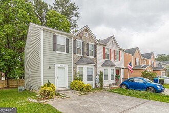 5895 Hampton Ct in College Park, GA - Building Photo - Building Photo