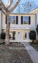 5702 Wells Cir in Stone Mountain, GA - Building Photo