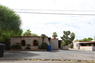 4012-4014 E Fairmount St in Tucson, AZ - Foto de edificio - Building Photo