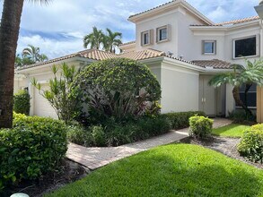 2404 NW 67th St in Boca Raton, FL - Building Photo - Building Photo
