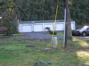 Hilltop Mobile Home Park in Eagle Creek, OR - Building Photo - Building Photo