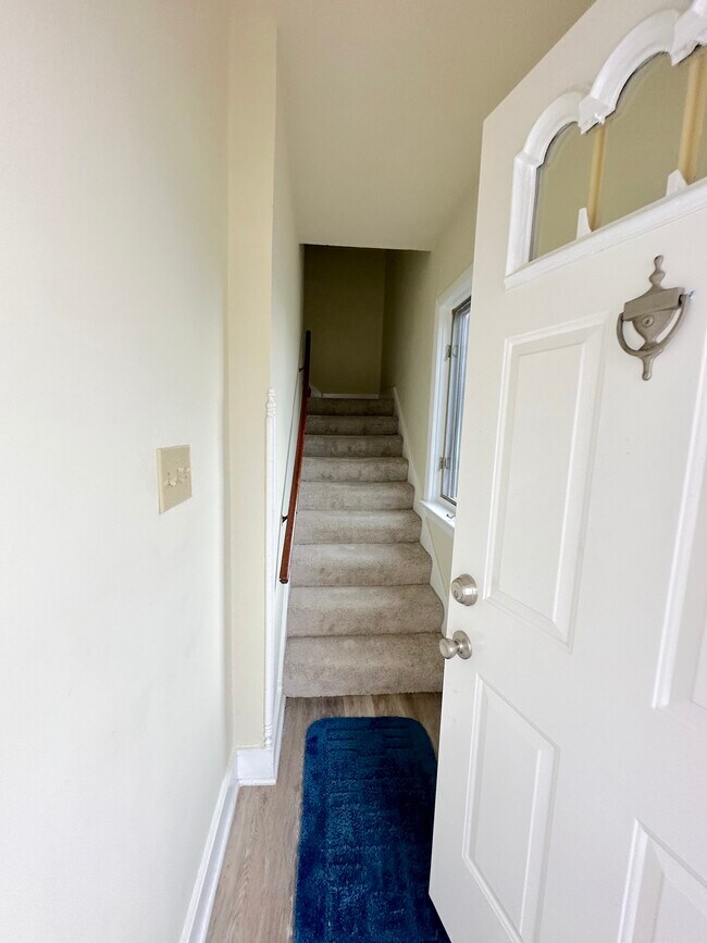 2018 Englewood Ave, Unit B photo'