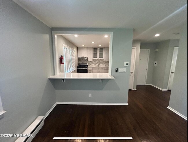 364 Westwood Ave, Unit 16 in Long Branch, NJ - Foto de edificio - Building Photo