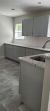 5915 Ludington Dr in Houston, TX - Building Photo - Building Photo