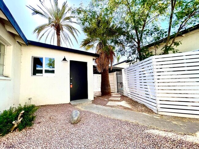 1437 E Diamond St in Phoenix, AZ - Building Photo - Building Photo