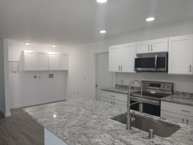 309 Shore Rd, Unit C