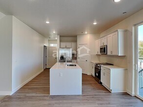 4686 W Ore Strm Rd in West Jordan, UT - Building Photo - Building Photo