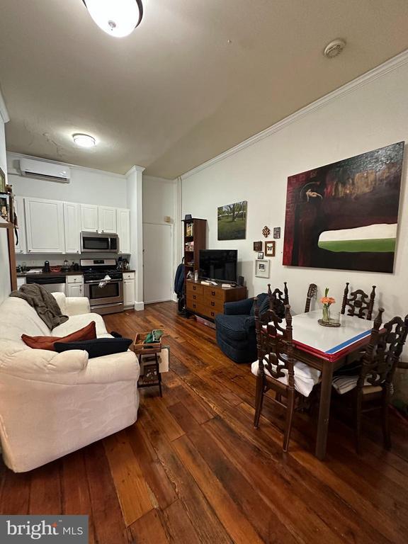 property at 1324 Pine St