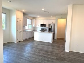5211 Calle Rockfish in San Diego, CA - Building Photo - Building Photo