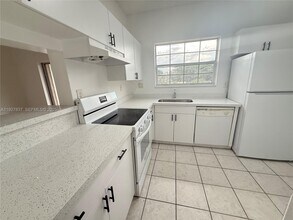 1971 NW 96th Terrace in Pembroke Pines, FL - Building Photo - Building Photo