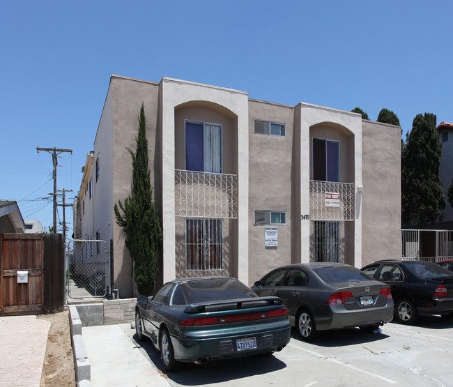 3470 Monroe Ave in San Diego, CA - Building Photo - Building Photo