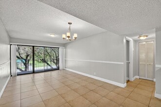 1400 Windorah Way, Unit G in West Palm Beach, FL - Foto de edificio - Building Photo