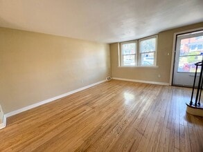 2433 Mercer St in Harrisburg, PA - Building Photo - Building Photo