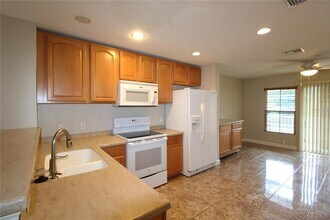8828 White Sage Loop in Lakewood Ranch, FL - Building Photo - Building Photo