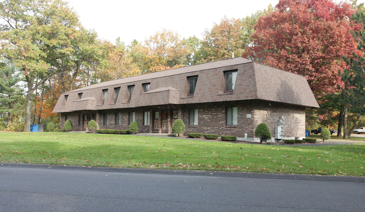 Lent Court in Schenectady, NY - Building Photo