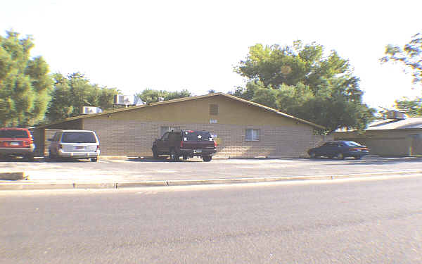 2242 W Morten Ave in Phoenix, AZ - Foto de edificio - Building Photo