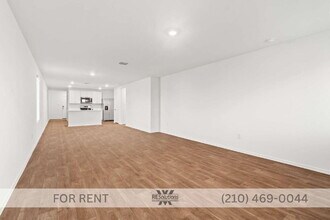 5041 Pitch in San Antonio, TX - Foto de edificio - Building Photo