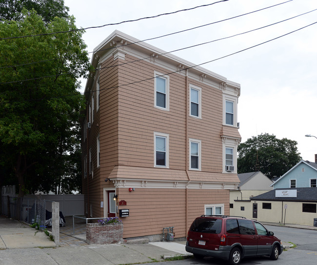 81 Austin St in New Bedford, MA - Building Photo - Building Photo