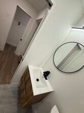 305 SW 7th Ct, Unit 2 in Hallandale Beach, FL - Building Photo - Building Photo