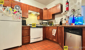 66 Egmont St, Unit 5 in Brookline, MA - Building Photo - Building Photo