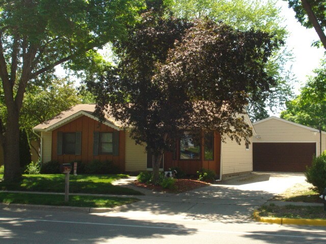 506 12th Ave S in Onalaska, WI - Foto de edificio