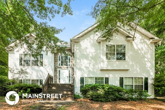 property at 4886 Mosely Chase Way SW