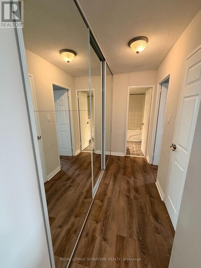 714 The West Mall in Toronto, ON - Building Photo - Building Photo