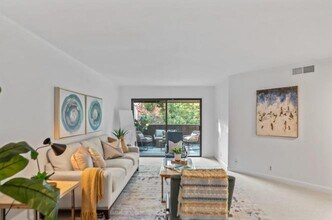 999 Evelyn Terrace W in Sunnyvale, CA - Building Photo - Building Photo