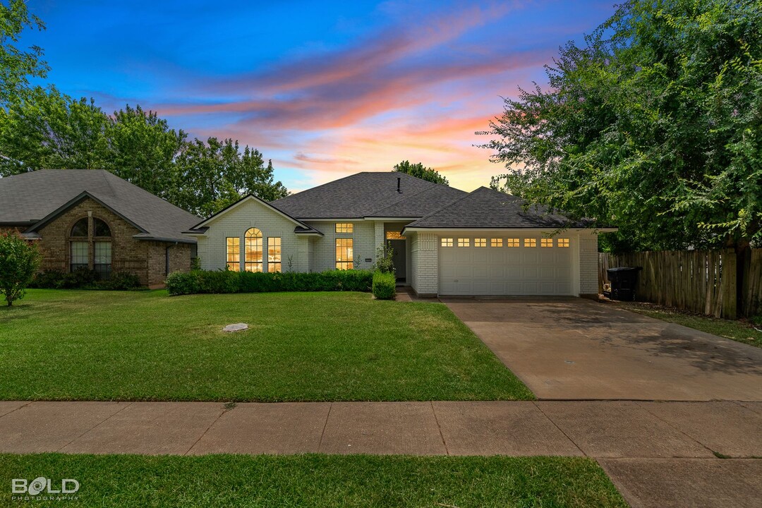 5302 Honeysuckle Ln in Bossier City, LA - Building Photo