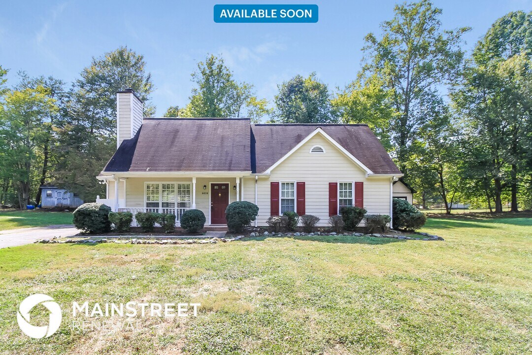 6828 Ashmont Forest Ct in Lewisville, NC - Building Photo