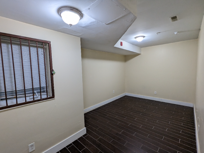 2329 N Park Ave-Unit -B in Philadelphia, PA - Foto de edificio - Building Photo