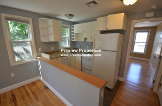 12 Cheever Ct, Unit 2 in Boston, MA - Building Photo - Building Photo