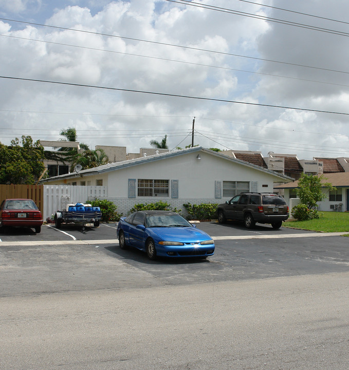 5711 NW 15th St in Fort Lauderdale, FL - Building Photo