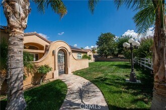 27048 Triumph Ave in Santa Clarita, CA - Building Photo - Building Photo