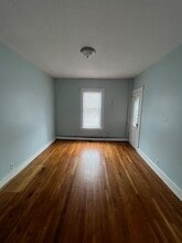 36 Center St, Unit 2 in Meriden, CT - Building Photo - Building Photo
