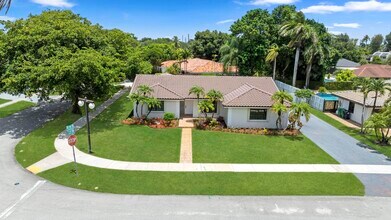 8355 SW 82nd Terrace in Miami, FL - Building Photo - Building Photo