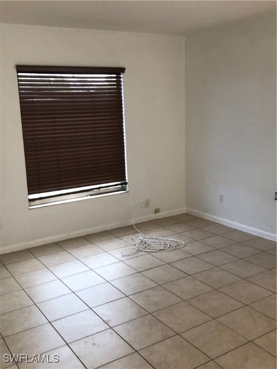 1131 S Loop Blvd in Lehigh Acres, FL - Building Photo