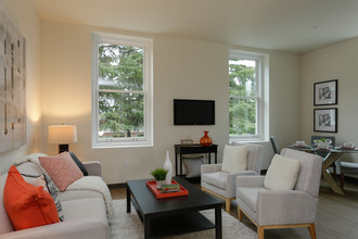 Mercy Magnuson Place (Income Restricted) in Seattle, WA - Building Photo - Interior Photo