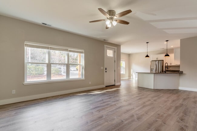 10-200 Laurel Loop, Unit 200