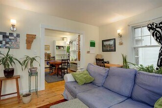 167 Loomis St, Unit 1 in Burlington, VT - Building Photo - Building Photo