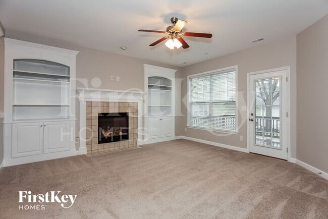 17636 Harbor Walk Drive in Cornelius, NC - Building Photo - Building Photo