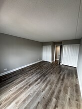 375 Plum Creek Dr in Wheeling, IL - Foto de edificio - Building Photo