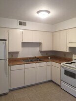 513 S Industrial St, Unit 2 in Lindale, TX - Building Photo